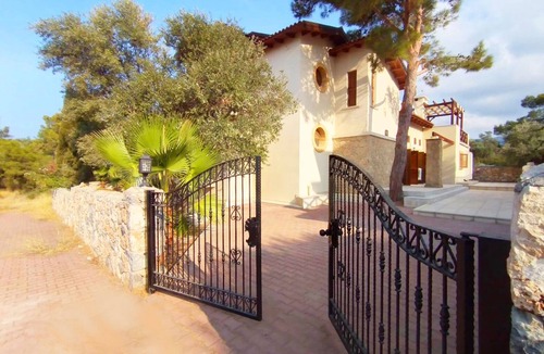 Esentepe Villa | Luxury Villa 200m from the sea and the golf club
