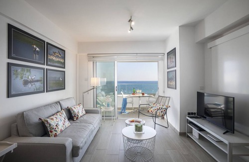 Larnaca Apartment | Mackenzie Zoe Seafront Suite
