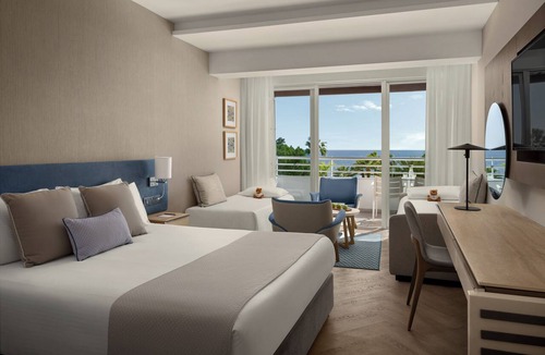 Agios Tychon Hotel | Mediterranean Beach Hotel