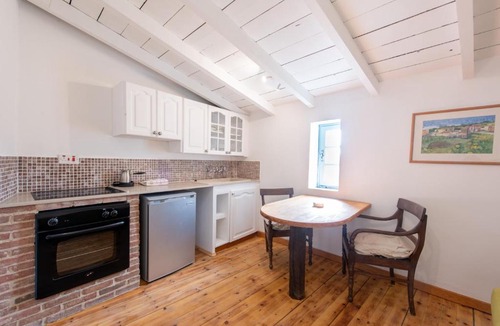 Tochni House | Mespilo House, Panoramic Apartments With Breakfast
