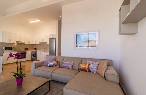 Kissonerga House | Modern Beach House - Private Pool - Private Elevator - Sea Views