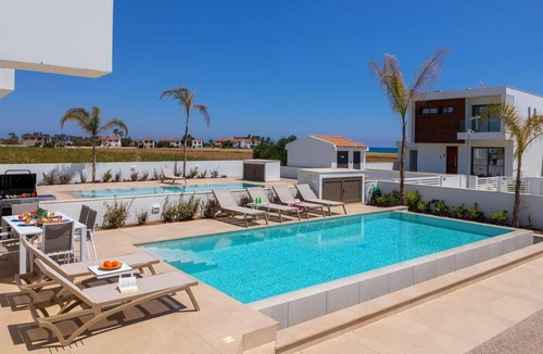 Softades Villa | Modern, contemporary villa close to the coast