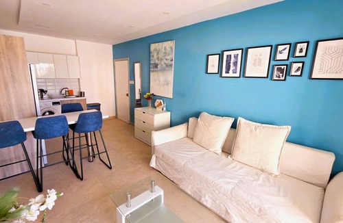 Skala Apartment | Modern Retreat: 2br Stylish Apt with Comfy Rooms!