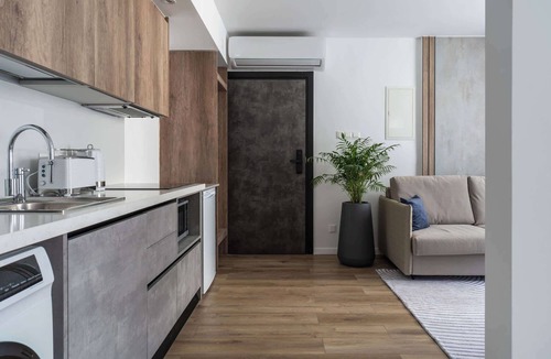 Potamos tis Germasogeias Apartment | Modern Studio Suite w/Balcony & Queen Bed – Germasogeia Tourist Area, Limassol