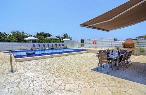 Pegeia House | Oniros 2 Villa with private swimming pool in the Sea Caves