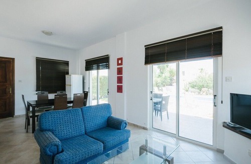 Latchi Villa | Palm Villa 3 with Private Garden & Pool - Close to the Beach & Ideal for Family/Group Holidays!