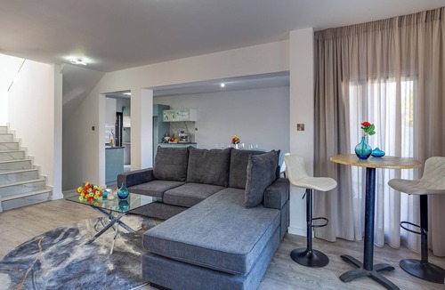 Livadia Villa | Perle Di Gio Coastal Luxury Villa. The joy of Luxury living close to the Sea