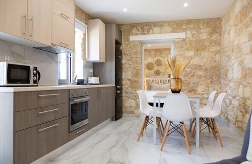 Armou House | Phaedrus Living: Luxury Stone House Armou