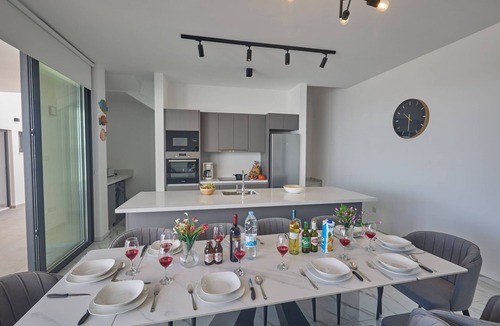 Pernera Cottage | Protaras Aqua Pearl Villa AQ12 - a villa that sleeps 11 guests in 5 bedrooms