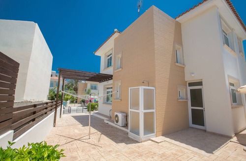 Protaras Cottage | Protaras Delfini Villa DV27 - a villa that sleeps 6 guests in 3 bedrooms