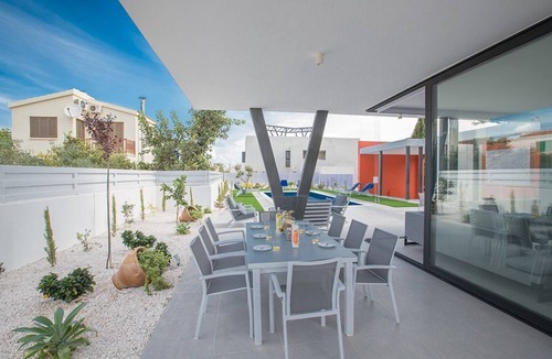 Protaras Villa | Protaras Holiday Villa CR5 - a villa that sleeps 6 guests in 3 bedrooms