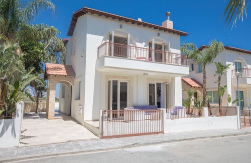 Pernera Apartment | Protaras Katerina Villa KV53 - a villa that sleeps 7 guests in 3 bedrooms