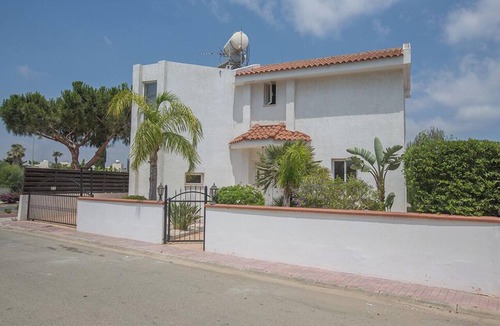 Pernera Cottage | Protaras Mandali Villa MA14 - a villa that sleeps 6 guests in 3 bedrooms