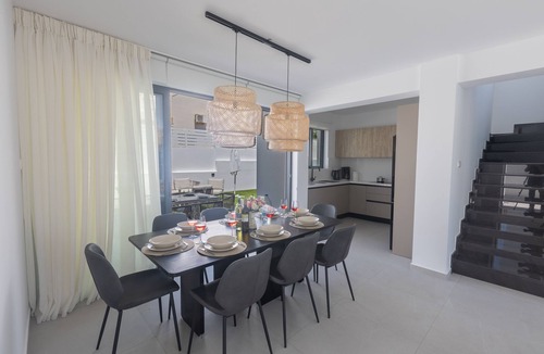 Pernera Cottage | Protaras Semeli Villa SE8 - sleeps 8 guests in 4 bedrooms