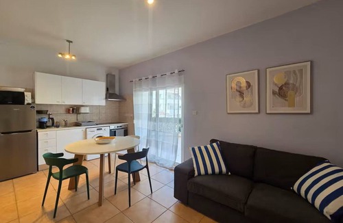 Potamos tis Germasogeias Apartment | Quiet 1BR + Pool, 300m to beach, 100m to Supermarket, Walk to Dining