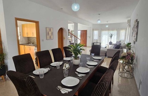 Agios Athanasios House | Relax in Style - 4 Bedroom Villa with Private Pool and Garden.
