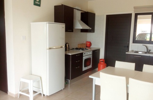 Pervolia Apartment | Relaxing quiet holiday near the beach