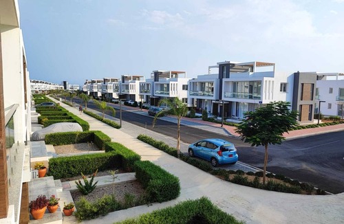 Gastria Apartment | Romantic Getaway at FourSeasons Life