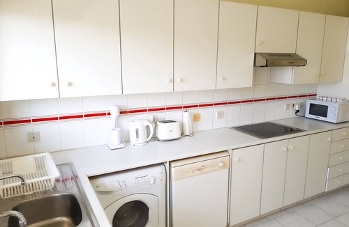 Agios Tychon Apartment | Samson Sea Breeze, 3bed sleeps 6, free WiFi