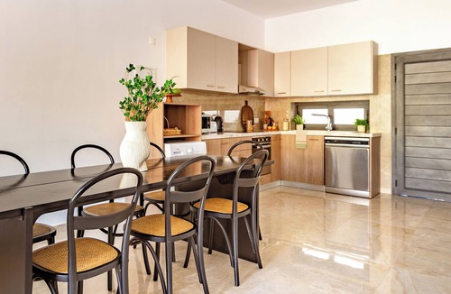 Agios Tychon Apartment | Sanders River Plaza - Cool 2-Bdr Apt with Balcony