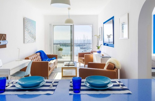 Zygi Apartment | Seafront Oasis above the Marina