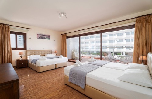 Protaras Villa | Seafront Protaras Resort