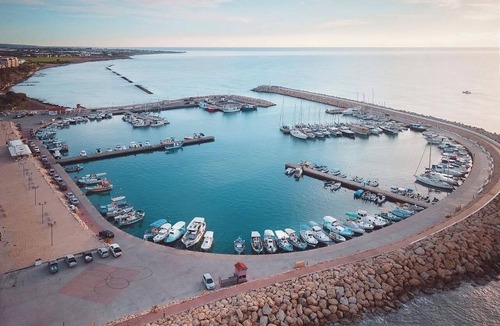 Maroni House | Seaside luxury stays, Modern pod homes. Wake up by the sea!