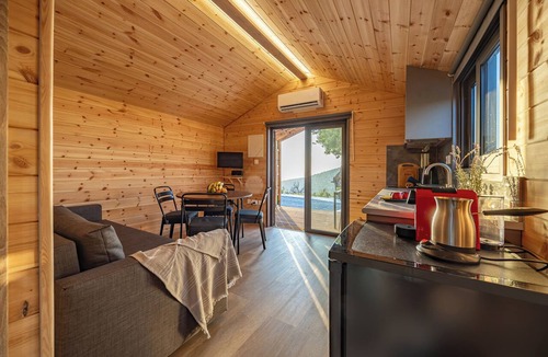 Peristerona Cabin | Seaview Wooden Cabin With Jacuzzi