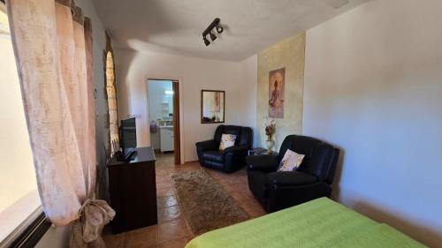 Tala Apartment | Secluded Garden Studio
