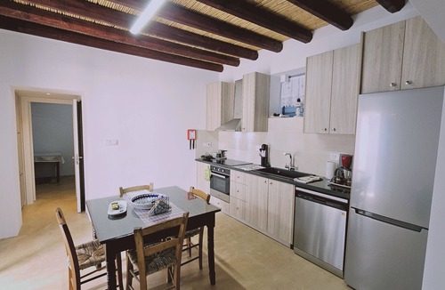 Droushia Ski Chalet | STAY Akoni House