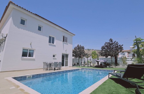 Oroklini Villa | STAY M & L Villa