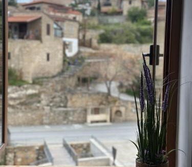 Tochni Apartment | Stone Nest
