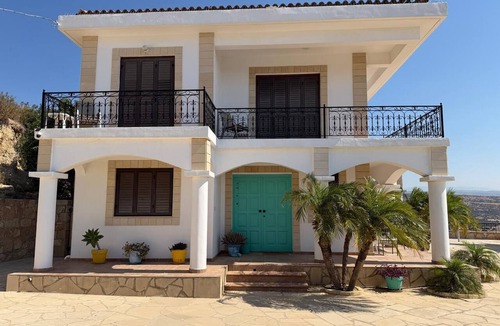 Pissouri Villa | STUNNING VILLA with superb views, all-year sun and golf on your doorstep! Heaven