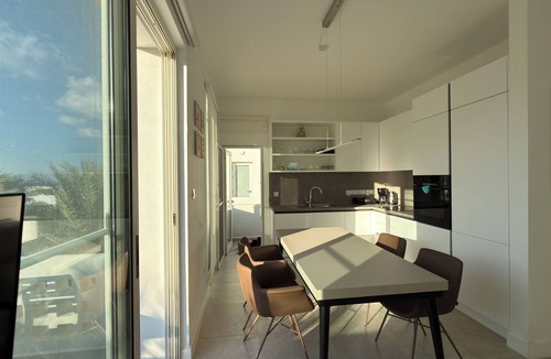 Yesiltepe Apartment | Stylish Holiday Apartment in Alsancak Kyrenia Pool Sea View