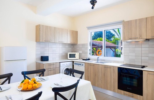 Polis Villa | Sun Beach Villa Thio