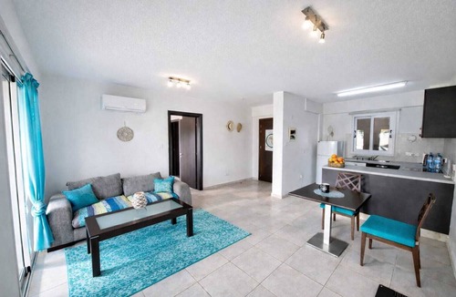 Old Town Apartment | Sunny 2 room apartment with garden, sea view & pool!Dog friendly