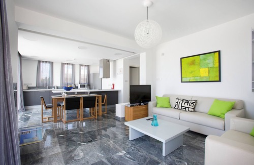 Paphos Villa | Super Beach Villa 2 bedrm (204) Modern villa HEATED Pool, Villas for Groups (2)