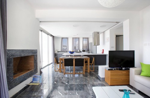 Paphos Villa | Super Beach Villa 2 bedrm (204) Modern villa HEATED Pool, Villas for Groups (2)