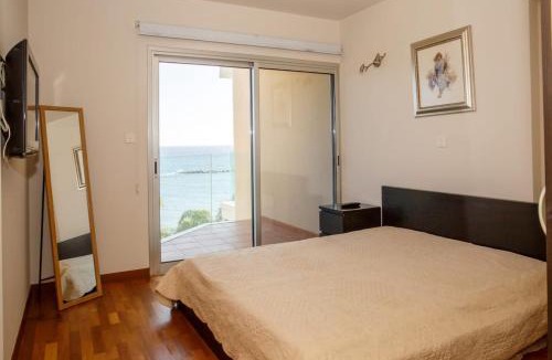 Agios Tychon Apartment | Superior Seaview Beachfront Suite