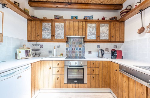 Tochni Villa | The Carob Tree Villa - Rustic house with 3 bedrooms