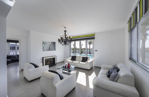 Oroklini Villa | The Ultimate Guide to Renting Your Luxury 4 Bedroom Villa with Private Pool, Larnaca Villa 1398