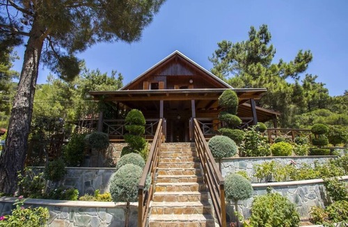 Spilia Ski Chalet | Three charming log cabins in a gated property at the beautiful Troodos mountain