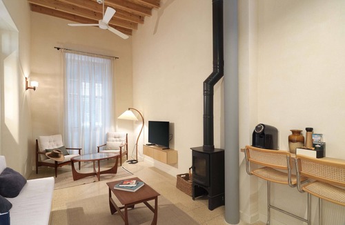 Nicosia House | Timeless Gem in Old Nicosia - Charming, modern getaway.