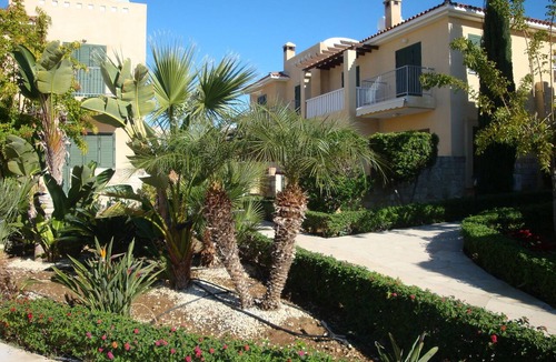 Polis House | Two bedroom Town House with ensuite bathrooms and Wi Fi.
