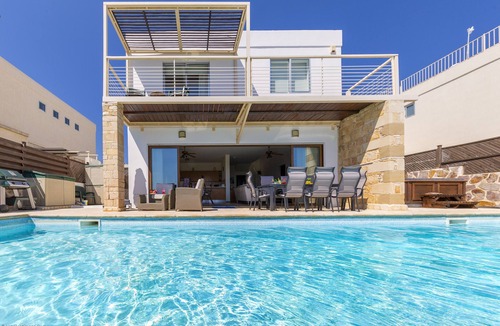 Tremithousa Villa | Villa Alesia - a villa with Hot tub that sleeps 8 guests in 4 bedrooms