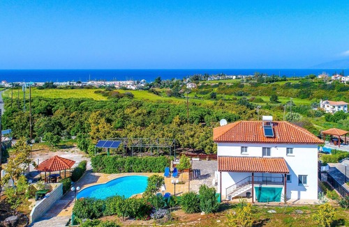 Latchi Villa | Villa Arsinoe Finiki: Latchi villapool, A/C, Wi Fi, Seaviews