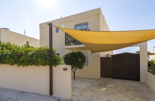 Tremithousa Villa | Villa Callista - Modern Villa that sleeps 8 guests in 4 bedrooms