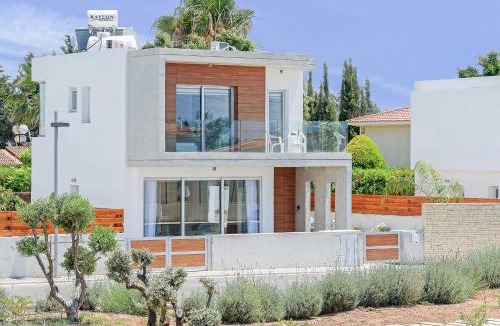 Pegeia Villa | Villa Coral Bay