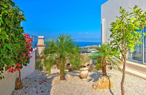 Latchi Cottage | Villa Genevieve - a villa that sleeps 6 guests in 3 bedrooms