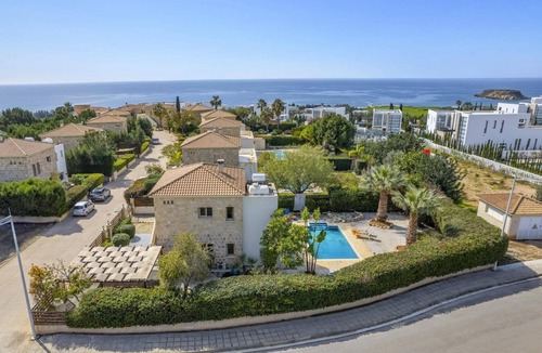 Agios Georgios Pegeias Villa | Villa Isychia by Villa Plus